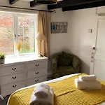 Award Winning Pet Friendly Paddock Feriehus *