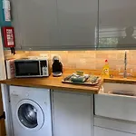 Award Winning Pet Friendly Paddock * Whitby
