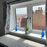 Award Winning Pet Friendly Paddock * Whitby