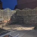 Award Winning Pet Friendly Paddock Whitby