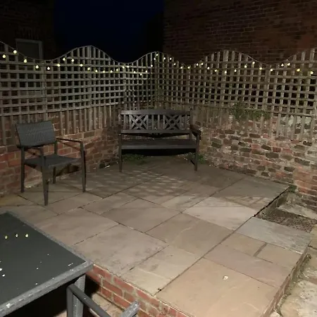 Award Winning Pet Friendly Paddock Whitby