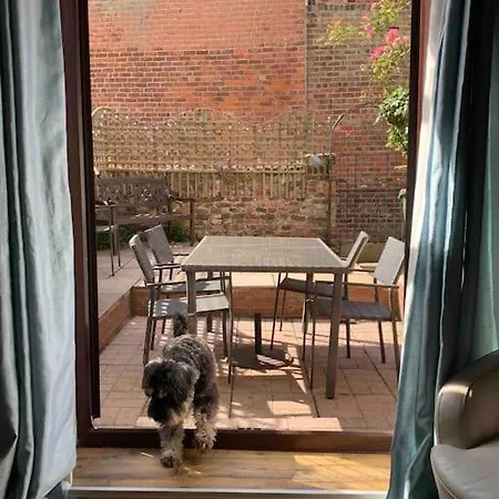 Semesterbostad Award Winning Pet Friendly Paddock *