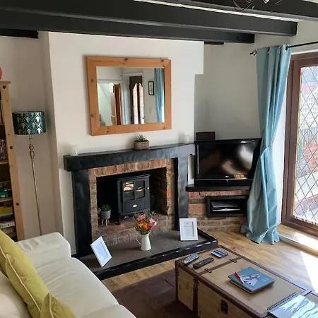 Award Winning Pet Friendly Paddock Whitby