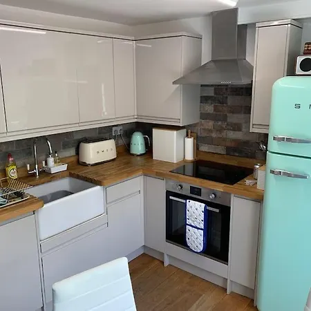 Award Winning Pet Friendly Paddock Holiday home
