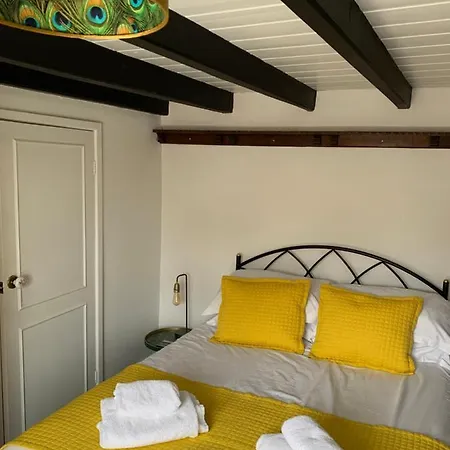 Semesterbostad Award Winning Pet Friendly Paddock *