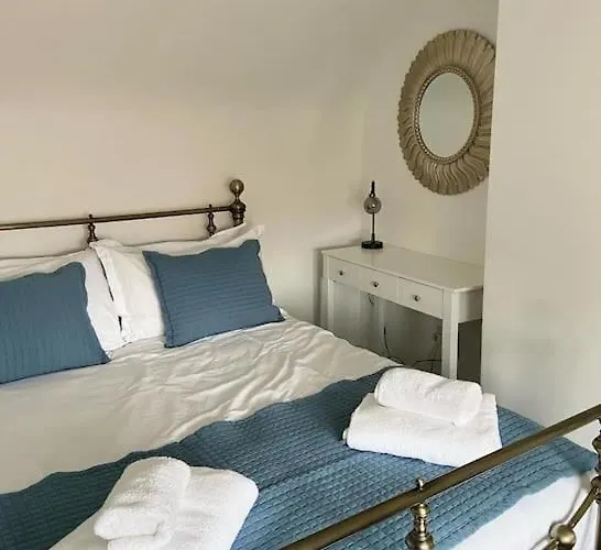 Award Winning Pet Friendly Paddock Holiday home