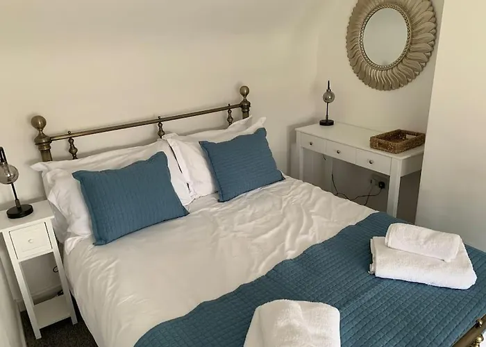 Award Winning Pet Friendly Paddock Holiday home *