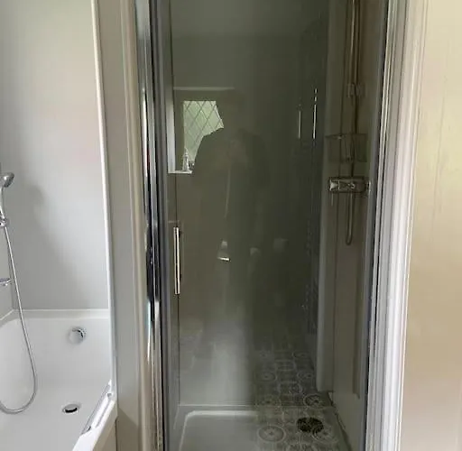 Award Winning Pet Friendly Paddock * Whitby