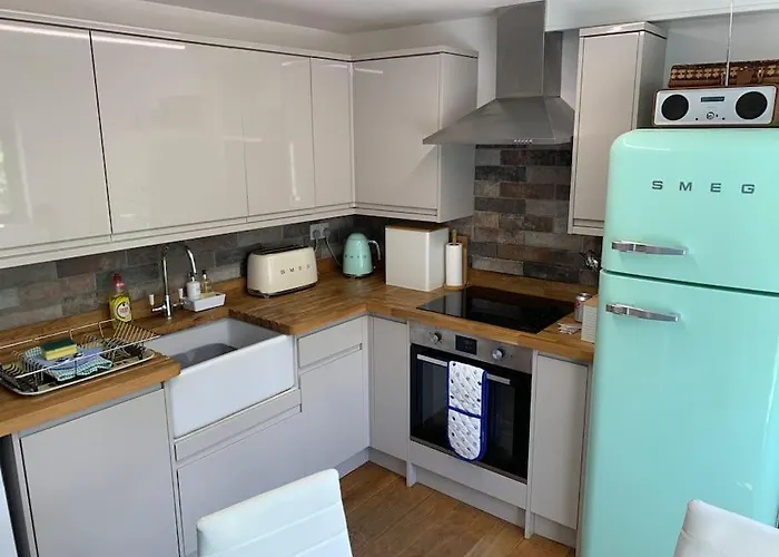 Award Winning Pet Friendly Paddock Holiday home