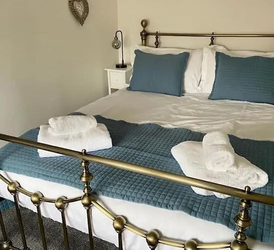 Award Winning Pet Friendly Paddock * Whitby