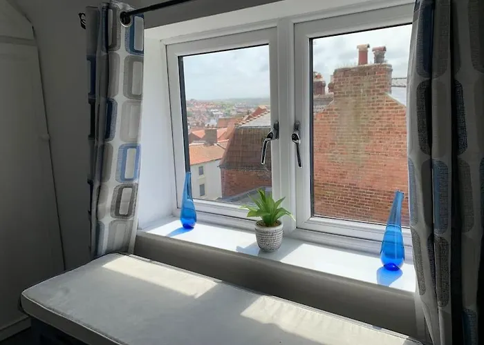 Award Winning Pet Friendly Paddock * Whitby