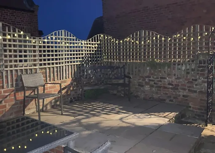 Award Winning Pet Friendly Paddock Whitby