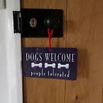 Award Winning Pet Friendly Paddock Tatil Evi